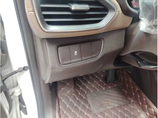 Car image 35