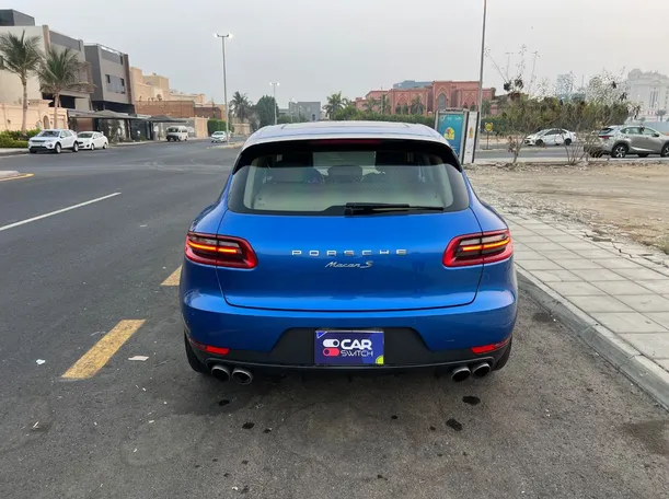 Car image 6