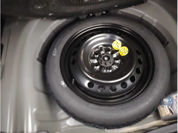 Car image 29