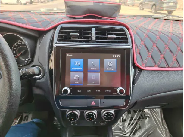 Car image 25