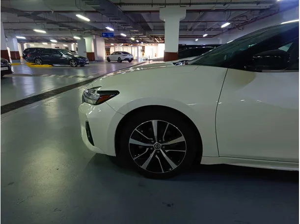 Car image 9