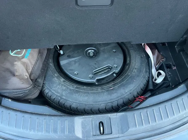 Car image 29