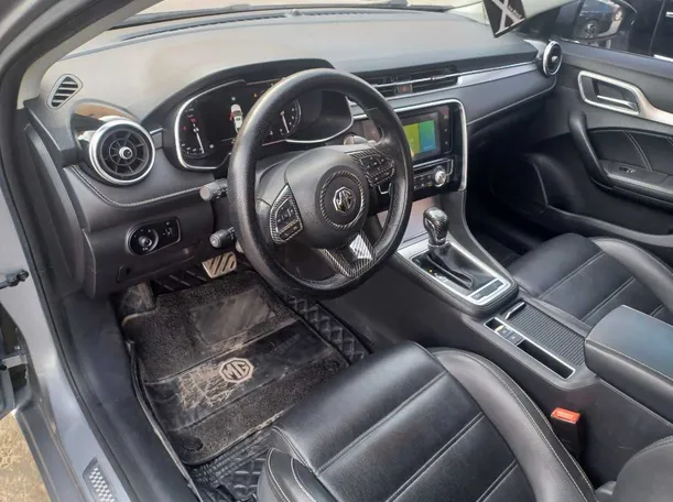 Car image 11
