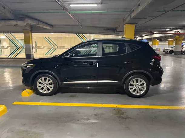 Car image 8