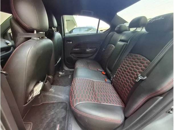 Car image 13