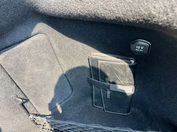 Car image 24