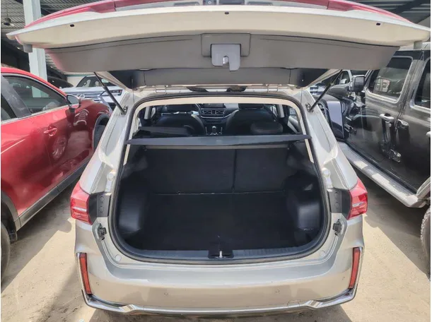 Car image 31