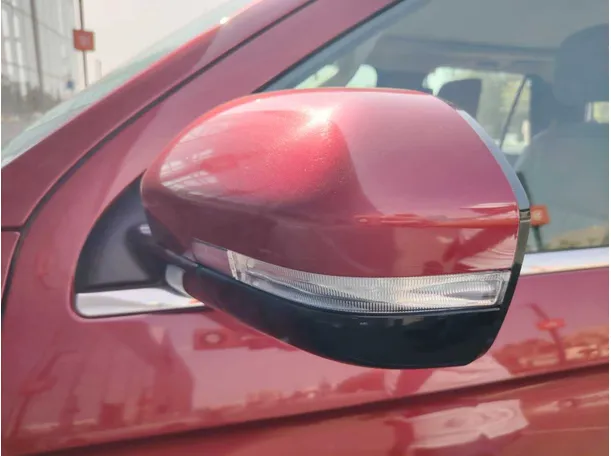 Car image 30