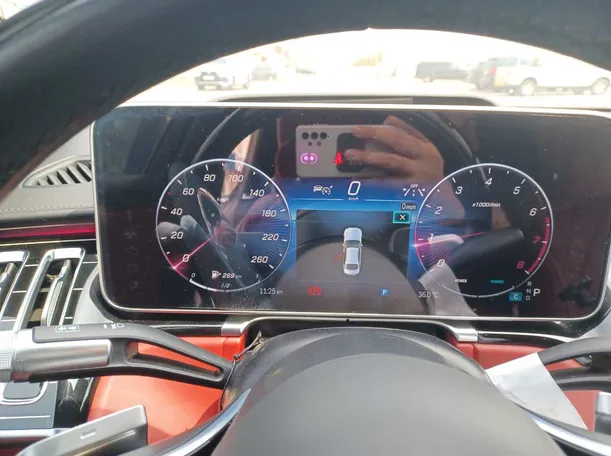 Car image 16
