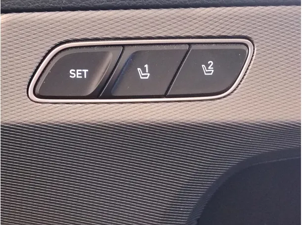 Car image 34