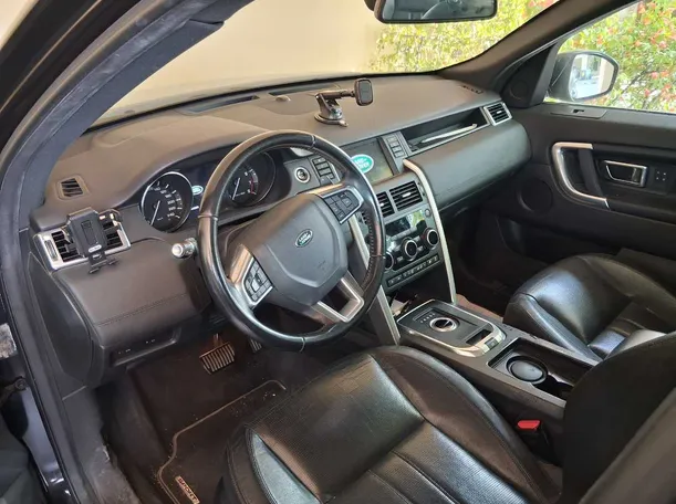 Car image 11