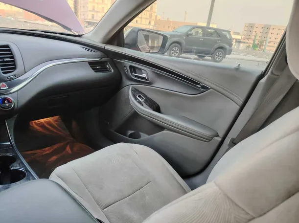 Car image 34
