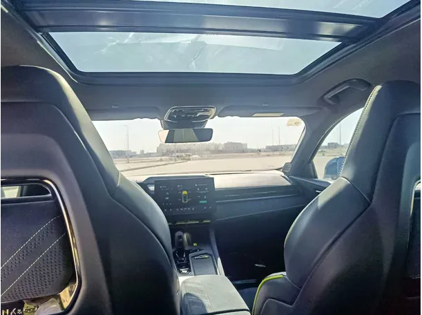 Car image 22