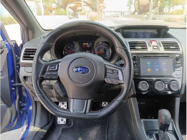 Car image 17