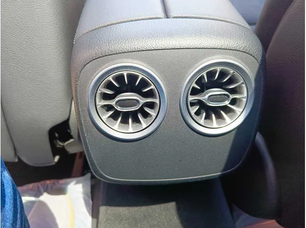 Car image 35