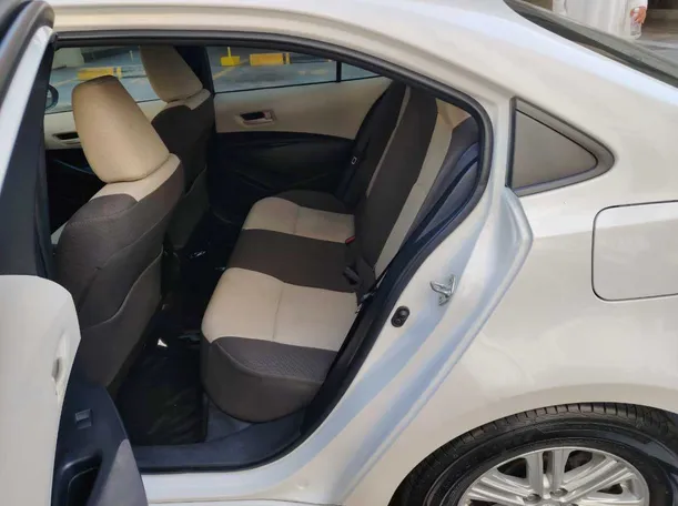 Car image 15