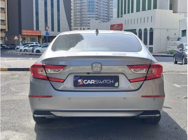 Car image 6