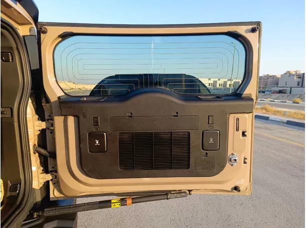 Car image 30