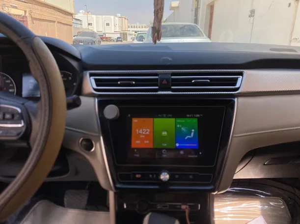 Car image 14