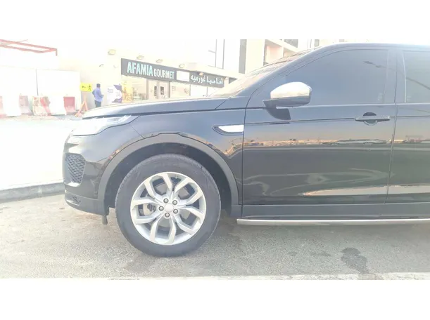 Car image 9