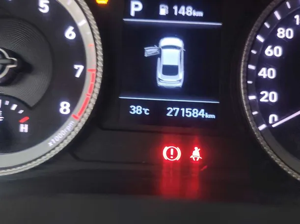 Car image 20