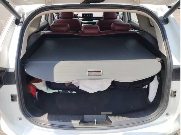 Car image 26