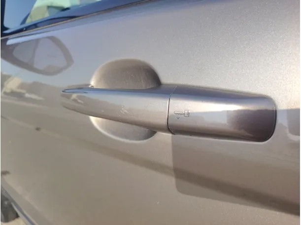 Car image 32