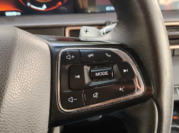 Car image 34
