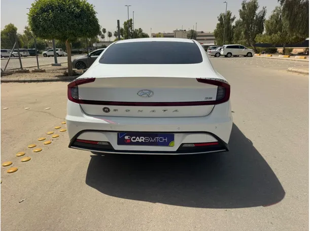Car image 6
