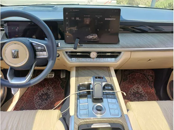Car image 16