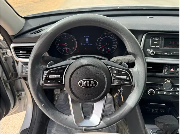 Car image 18