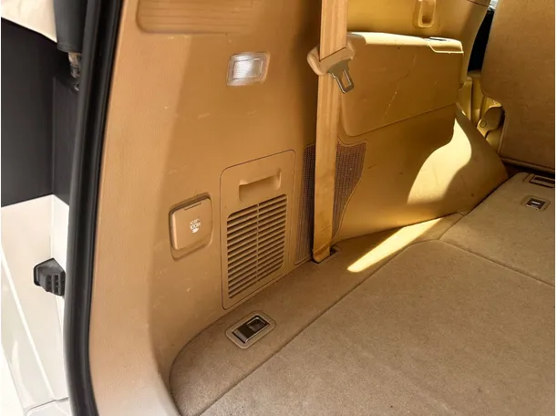Car image 29
