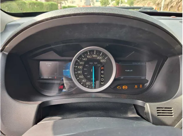 Car image 19