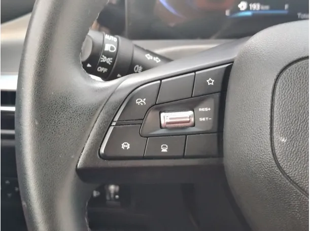Car image 28