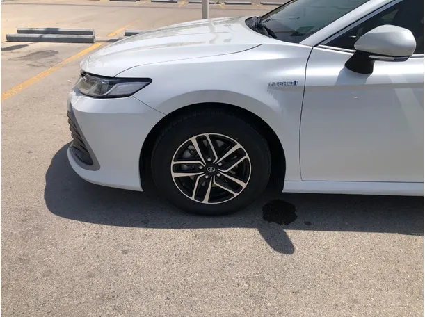 Car image 9