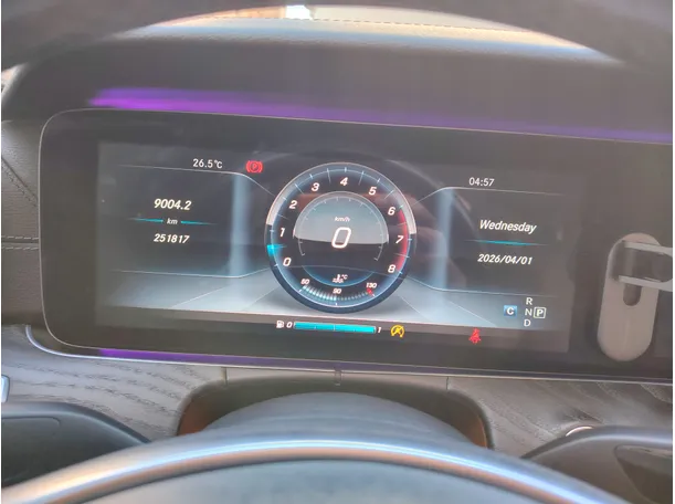 Car image 17