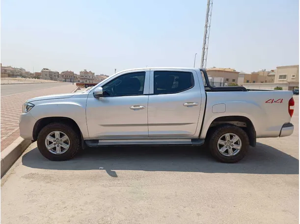 Car image 8