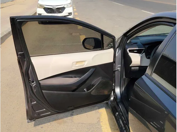 Car image 11