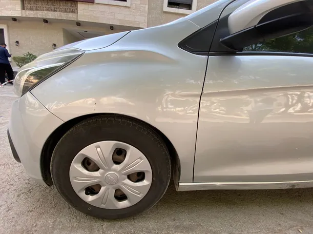 Car image 9