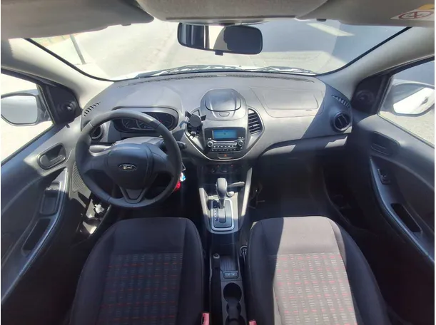 Car image 14