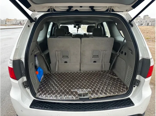 Car image 23