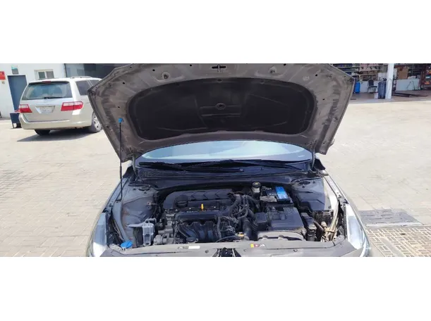 Car image 26