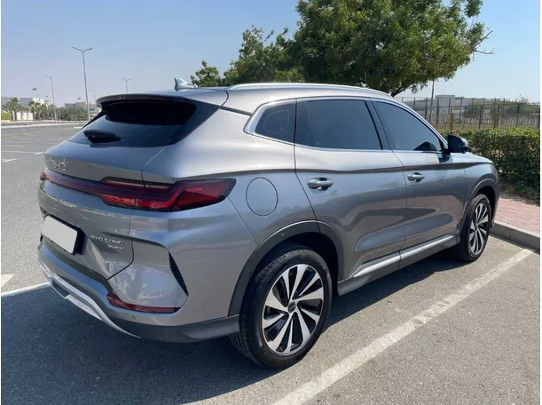 Car image 7