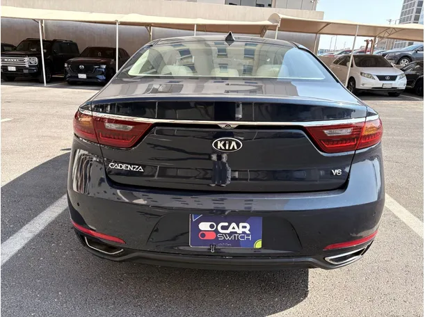 Car image 6