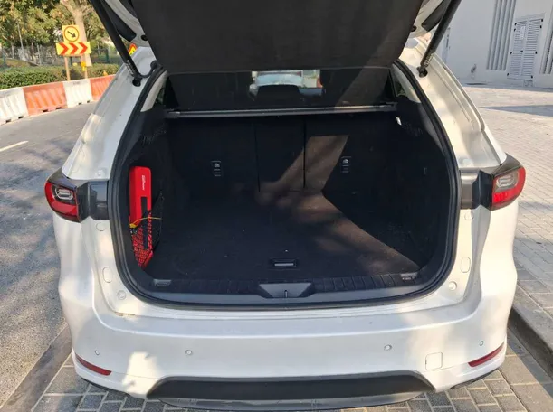 Car image 19