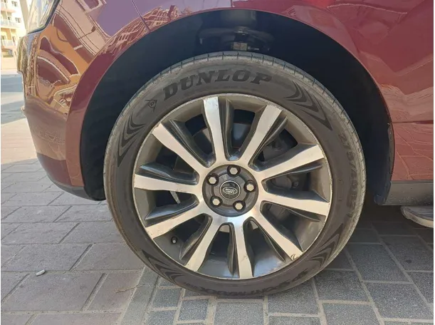 Car image 9