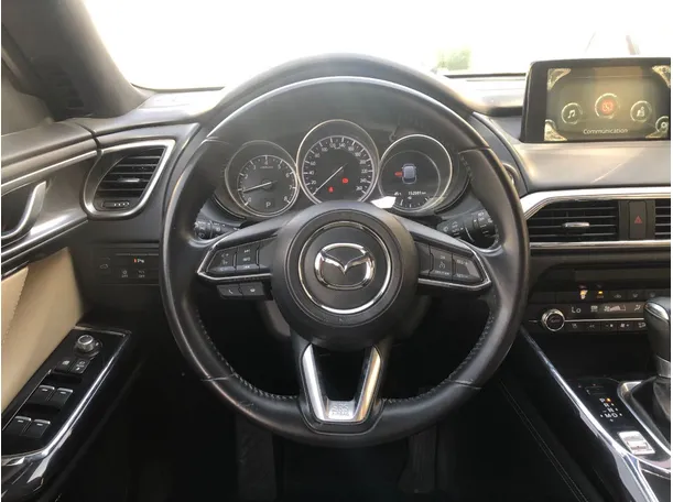 Car image 17