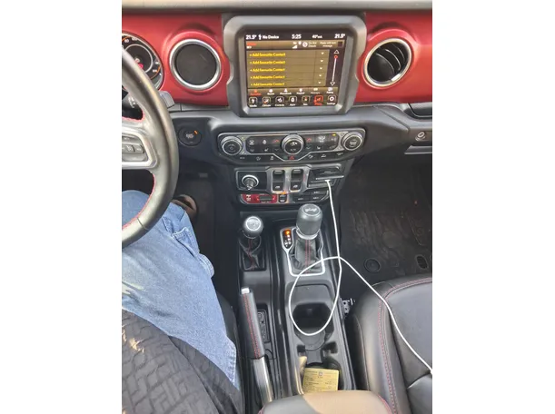 Car image 17
