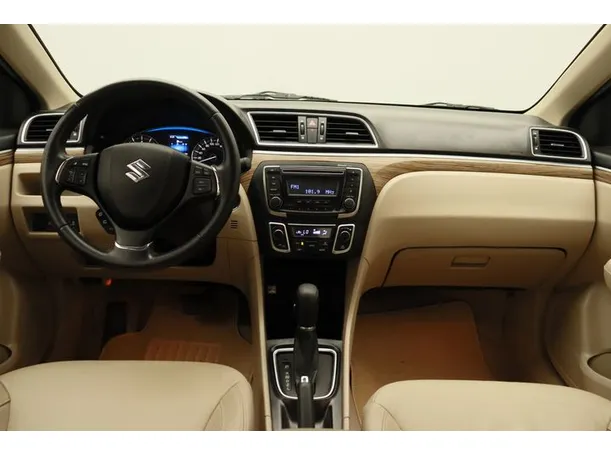 Car image 14