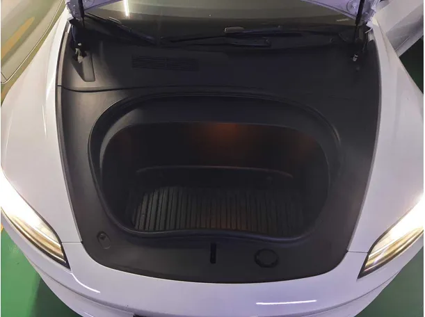 Car image 19